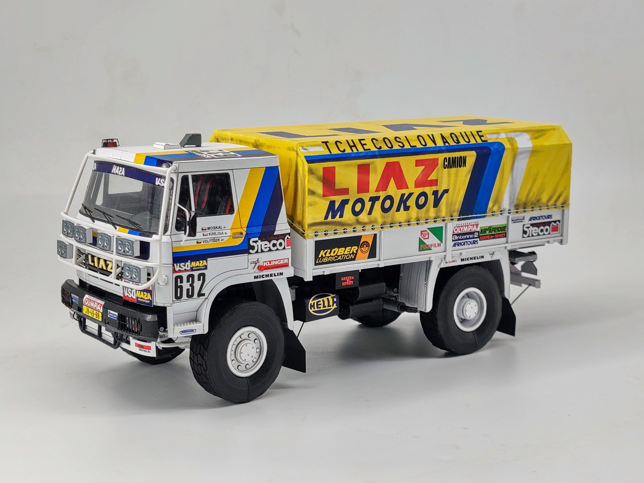 LIAZ 100.55 D, č. 631 + 632, Dakar 1986, 1:25