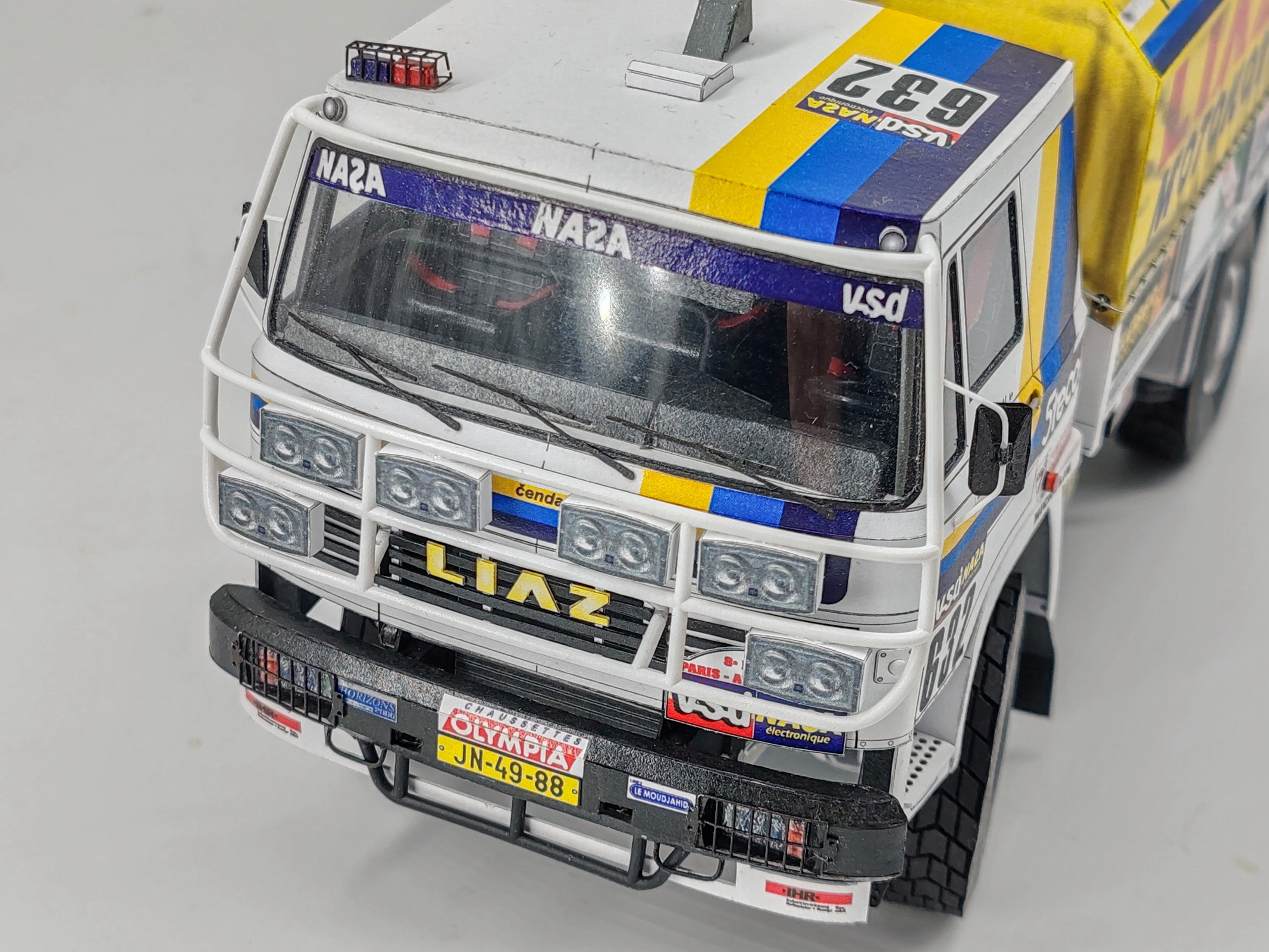 LIAZ 100.55 D (č. 631 + 632), Dakar 1986, 1:32