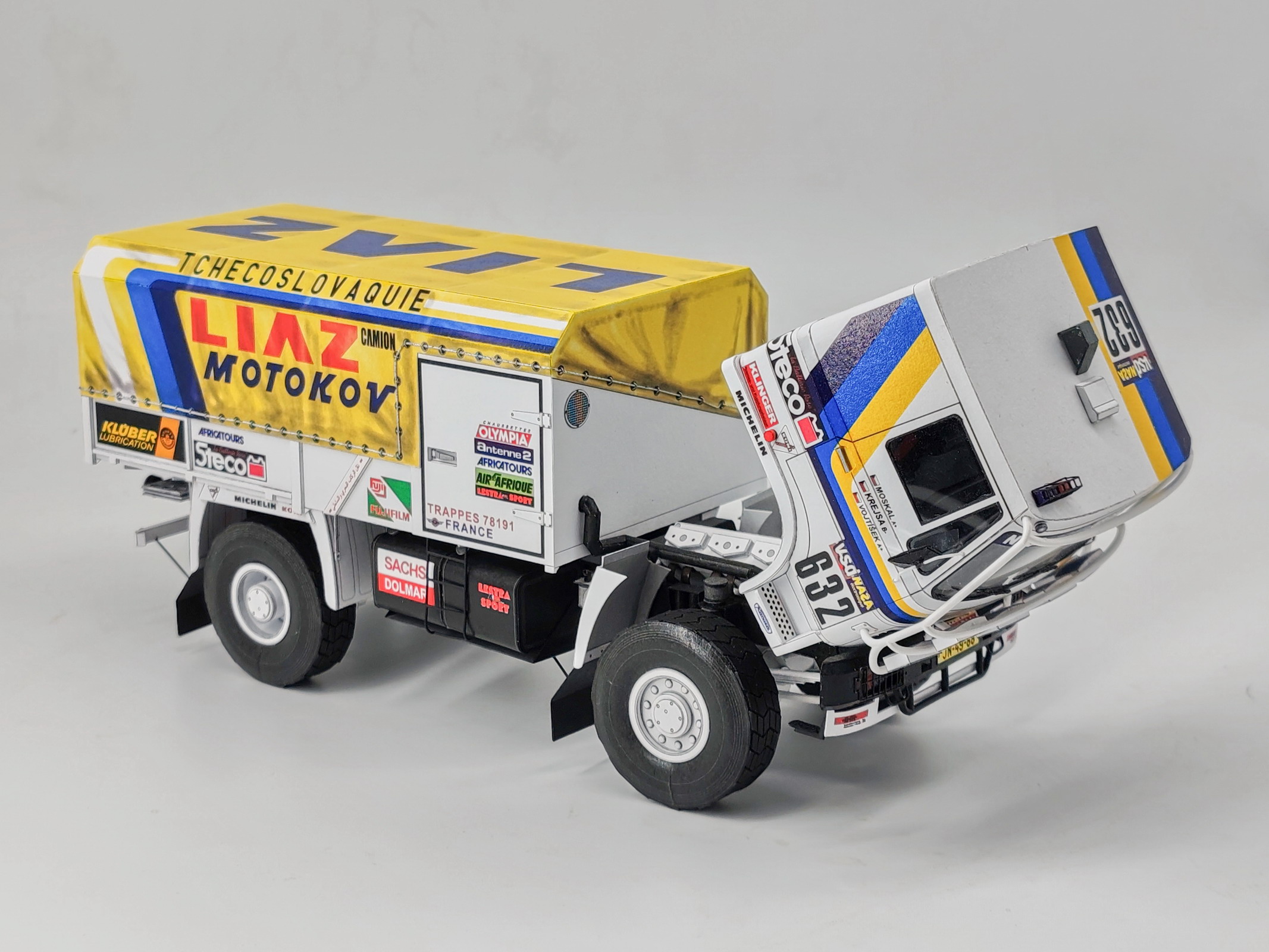 LIAZ 100.55 D (č. 631 + 632), Dakar 1986, 1:32